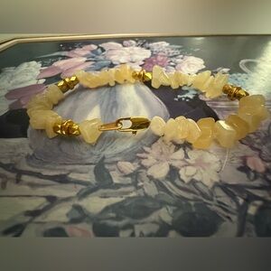 🎁💐Bracelet w/Natural stone and gold Design